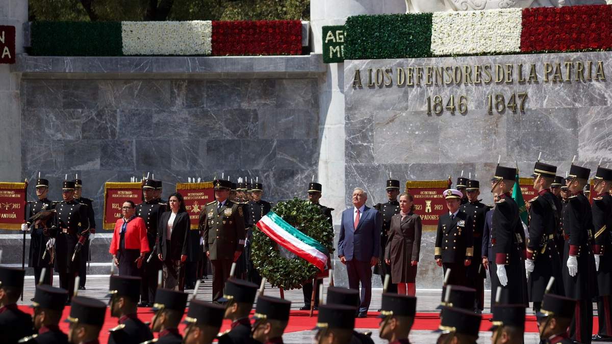 El jefe del Ejecutivo pasó lista de honor a los héroes de 1847