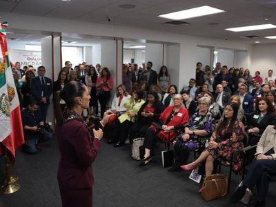 Sheinbaum recibe reclamos y muestras de apoyo en reunión con migrantes en EU (Video)
