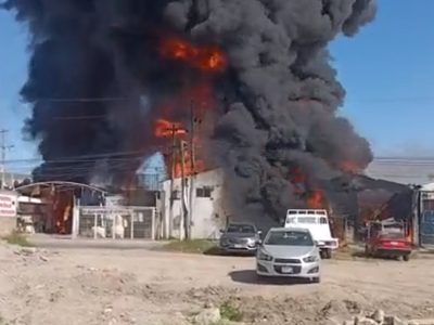 Se incendia una fábrica de químicos en Tlaquepaque (Video)