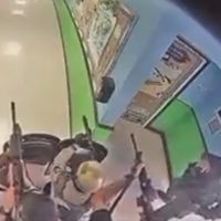Video muestra que policías tardaron 77 minutos en enfrentar al atacante de Uvalde