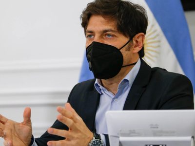 Presión policial: Axel Kicillof anunció aumentos y lanzó advertencias a los funcionarios
