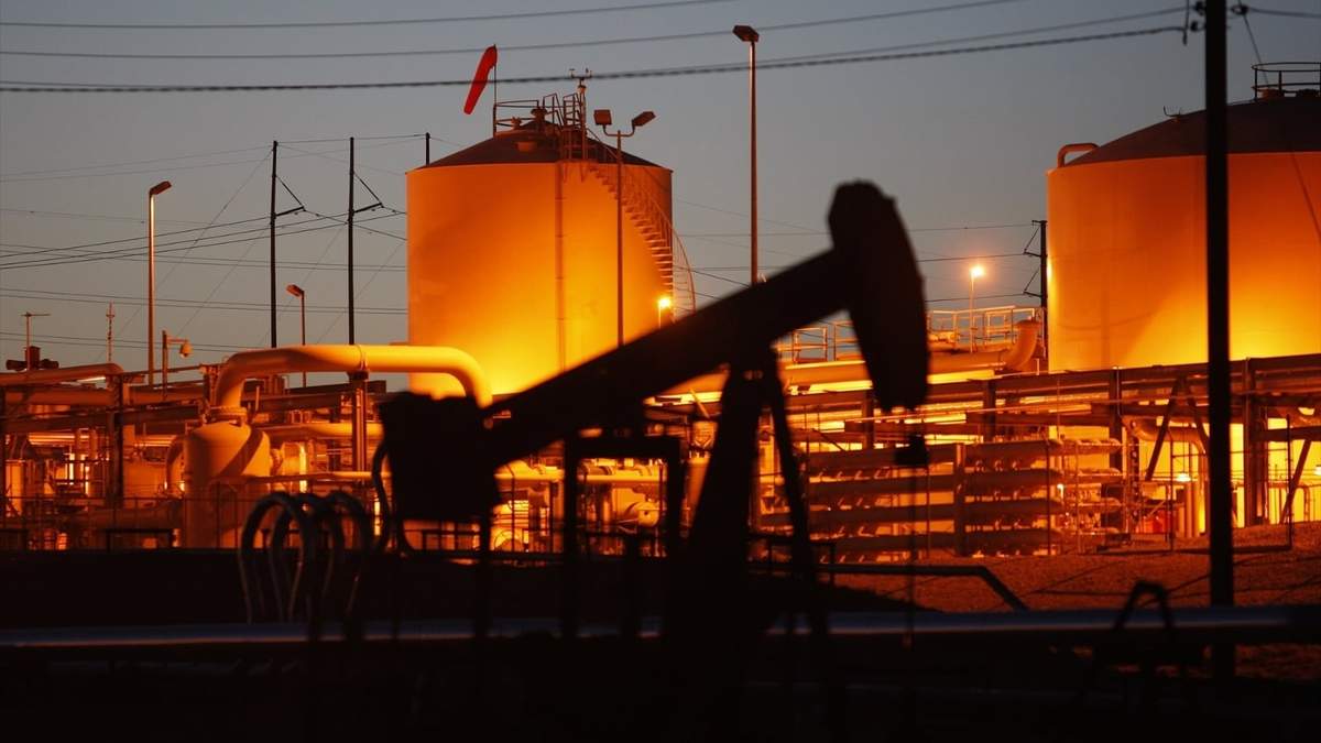 El Brent pierde el umbral de los 52 dólares al retroceder más de un 1.7% en la jornada de este lunes 23 de junio de 2025