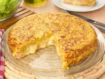 Tortilla de papas rellena: elevá el nivel de tu cena con esta receta fácil de hacer de un clásico que todos aman