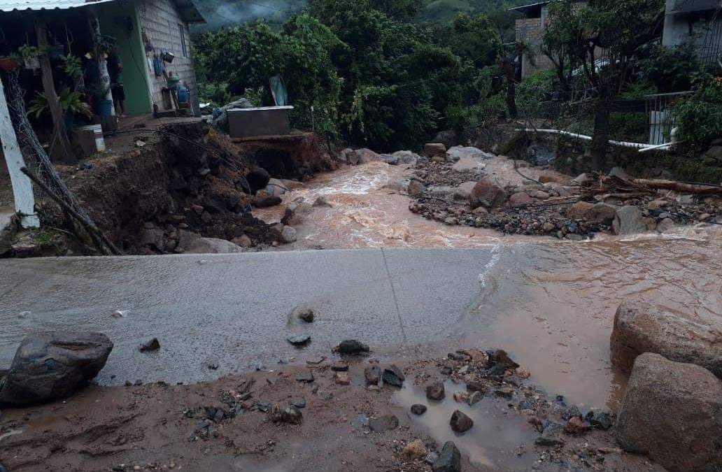 Lluvias torrenciales causaron muertos y daños en Tlatlaya, Estado de México