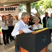 AMLO critica decisión 'absurda y criminal” de usar al Ejército contra la delincuencia (Video)