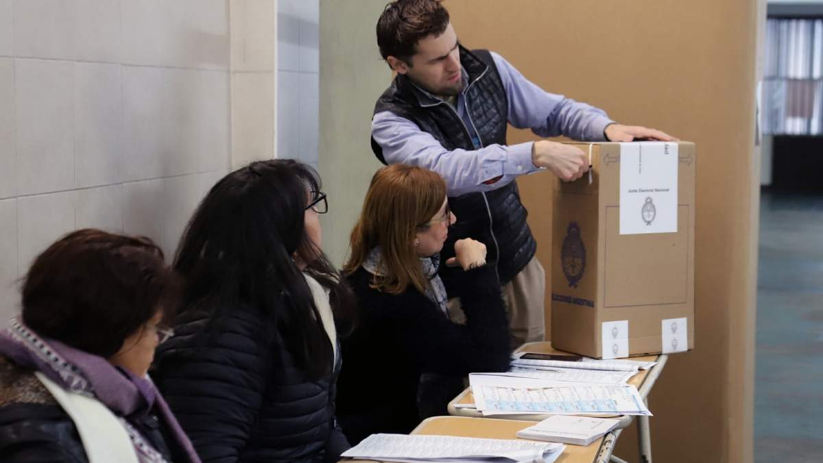 En las elecciones hay más de 101 mil mesas disponibles para sufragar. Fuente: (Twitter)