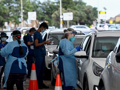Ola global de contagios: Australia superó por primera vez los 100 mil casos diarios