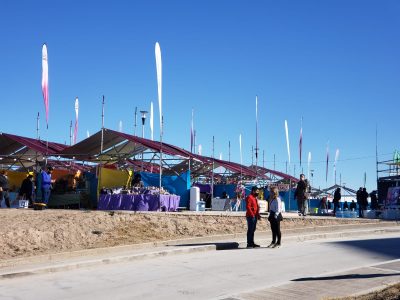La feria Neuquén Emprende llegó nuevamente al oeste de la ciudad