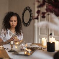 Signos del Zodíaco en crisis financiera: 4 rituales de abundancia para recuperar la prosperidad