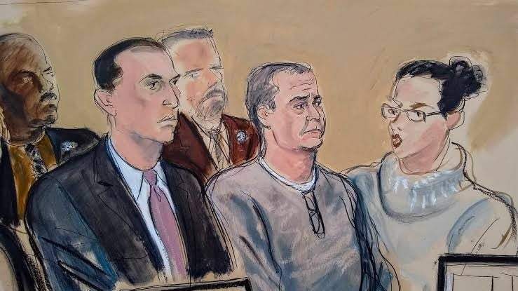 Boceto de Genaro García Luna, exsecretario de Seguridad de México, y su defensa en el juicio en EU