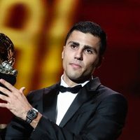 No todo es polémica: el gesto de una figura del Real Madrid con Rodri tras ganar el Balón de Oro
