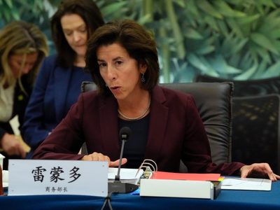 Secretaria de Comercio de EU inicia visita a China para mejorar las maltrechas relaciones económicas