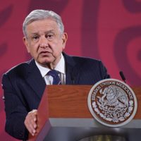 Hay 27 órdenes de aprehensión pendientes por caso Ayotzinapa, dice AMLO y defiende al Ejército
