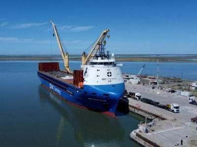 Vaca Muerta suma infraestructura: llega equipamiento estratégico al Puerto de Bahía Blanca