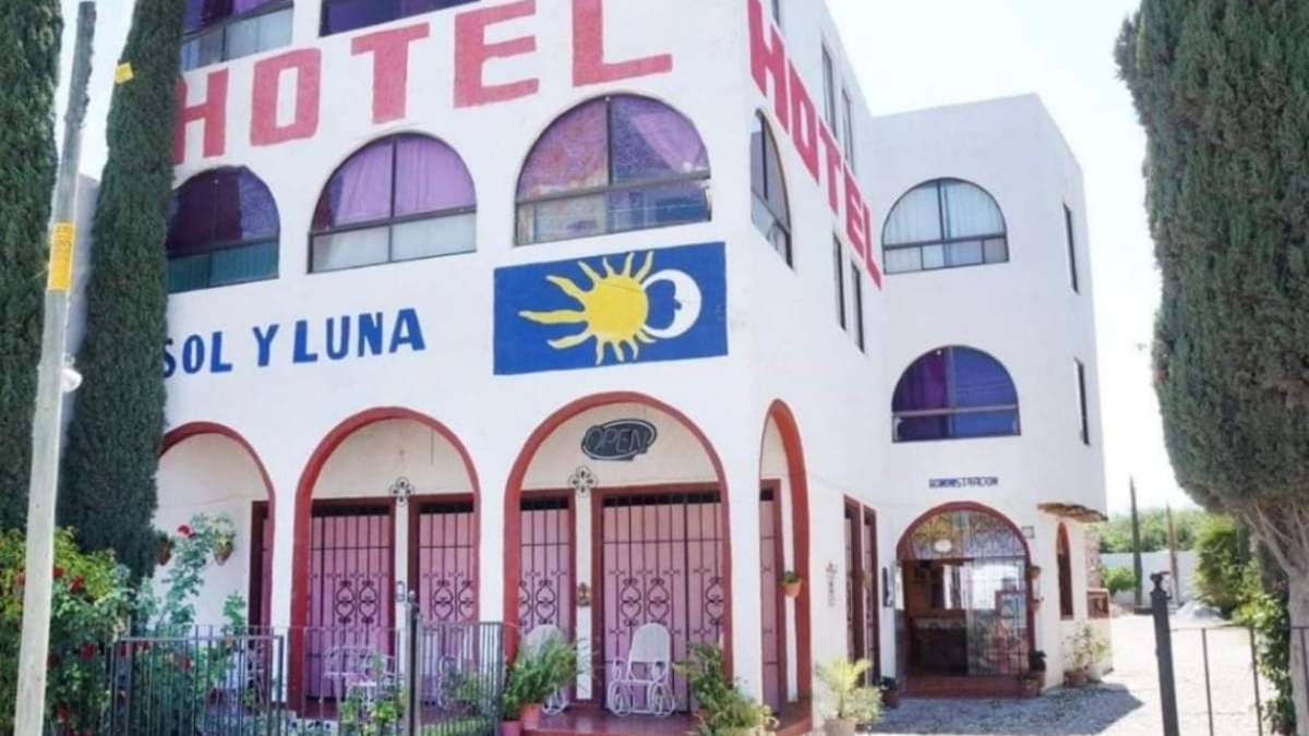El hotel en Matehuala donde fueron secuestradas las 39 personas