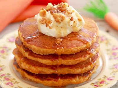 Con esa zanahoria medio viejita que te quedó en la heladera, hacete estos pancakes súper fáciles para el desayuno