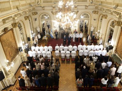 Drástico cambio en la cúpula de las Fuerzas Armadas