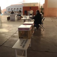 "Este gobierno se empeña en despilfarrar dinero en consultas inútiles": Senadores del PAN