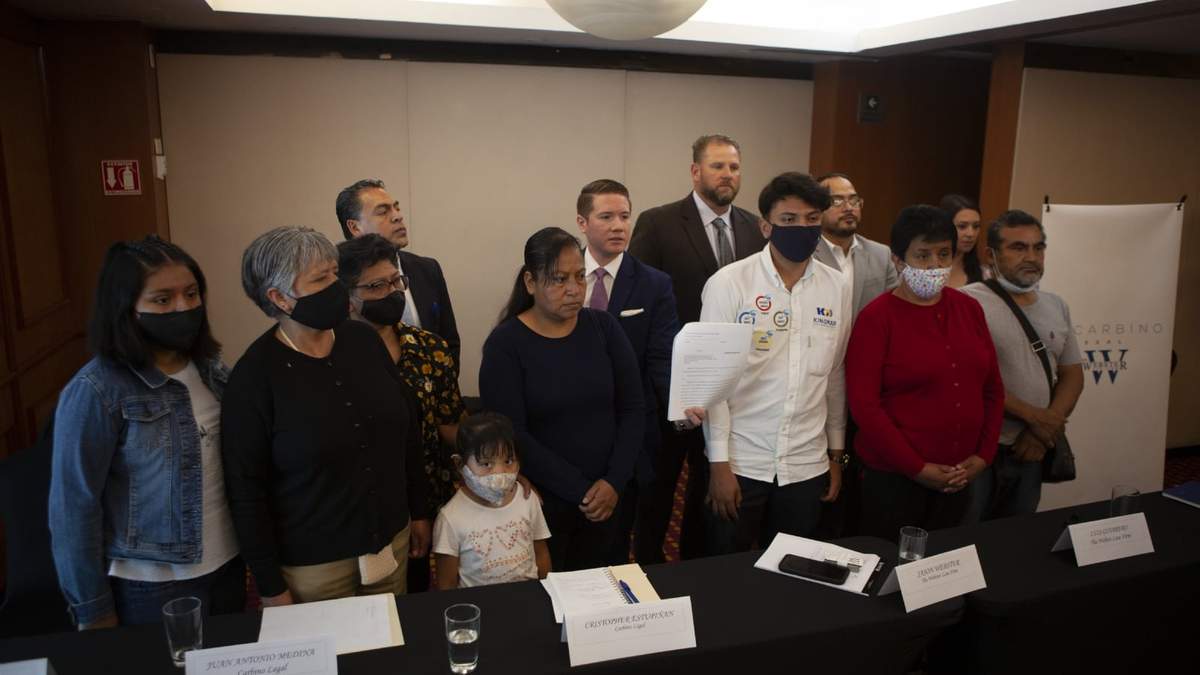 Abogados y familiares de víctimas del colapso en la Línea 12