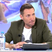 Antonio David Flores enfrenta un autobús de mujeres que lo acusan de infiel: su reacción y denuncia