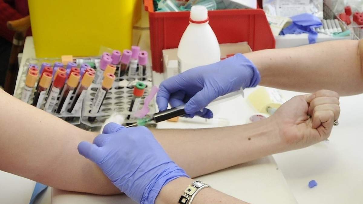 investigadores recogieron muestras de sangre e información médica de 27 mil 939 profesionales sanitarios residentes en Estados Unidos