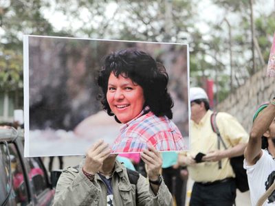 Cientos de personas fueron asesinadas en 2020 por defender el planeta: Colombia encabeza la lista