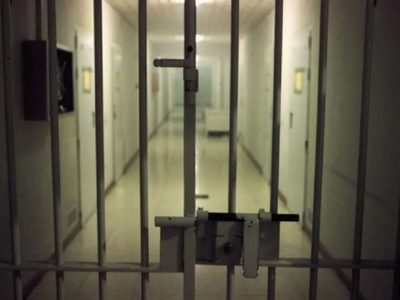 Proponen crear cárceles de gestión privada para afrontar la crisis penitenciaria en Neuquén
