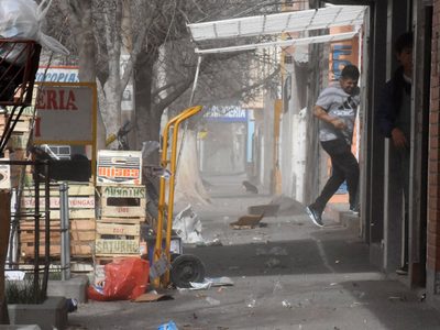 Por fuertes vientos, rige la alerta amarilla para varios departamentos de Neuquén y Río Negro