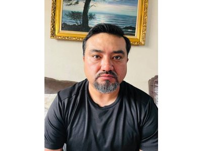 EU confunde a barbero con integrante de red de lavado de dinero; exige retiren su foto de diagrama
