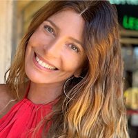 "¡Una llamarada!" Mónica Ayos dejó sin aliento a sus fans con un diminuto bikini