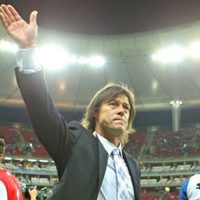 Almeyda agradece a aficionados y jugadores; dice que explicará su salida del Guadalajara