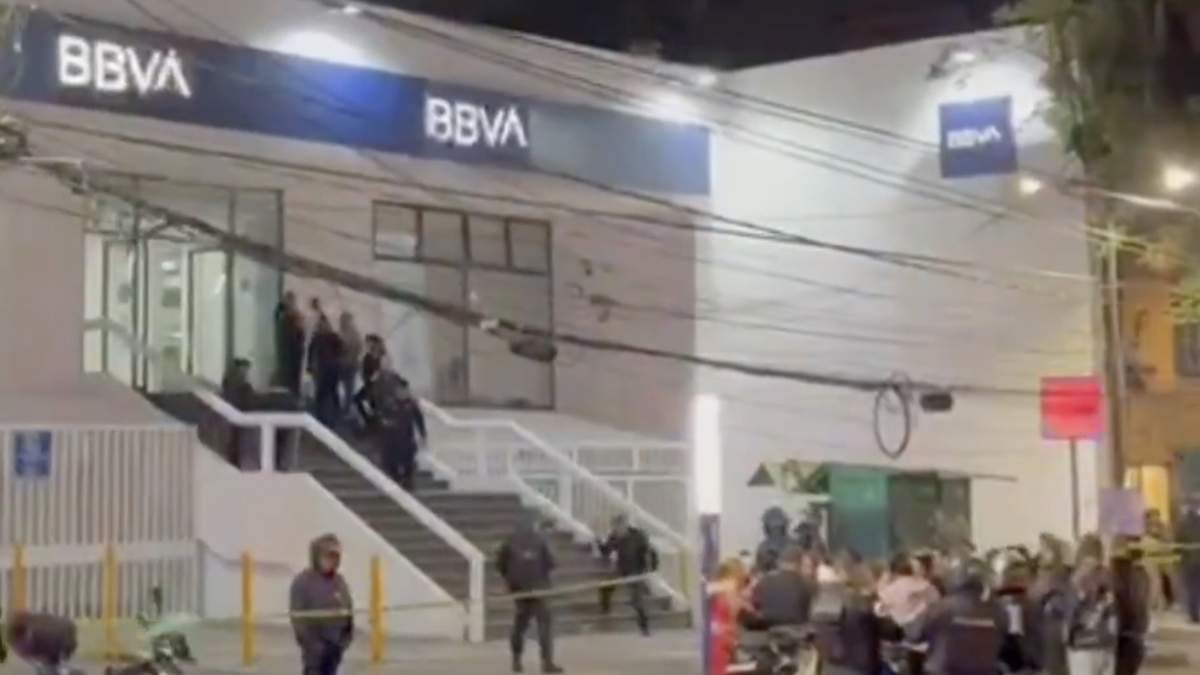 Personal de seguridad en el lugar donde ocurriò el homicidio