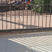 "No tenía puente": por las obras municipales, dejó el auto afuera y sufrió un violento robo