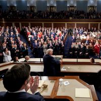 “Estamos ganando”, asegura Trump en el discurso del Estado de la Unión más largo de la historia