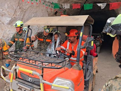 Minero originario de Durango es rescatado a 14 días del accidente en Santa Fe, Sinaloa