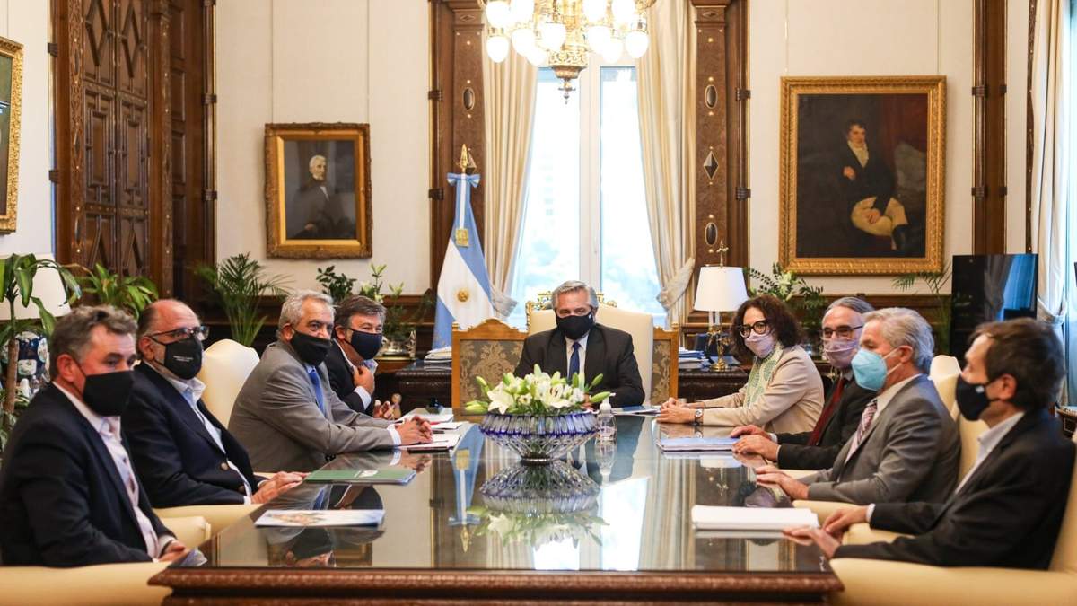 El presidente Alberto Fernández junto a la Mesa de Enlace. Fuente: (Twitter)
