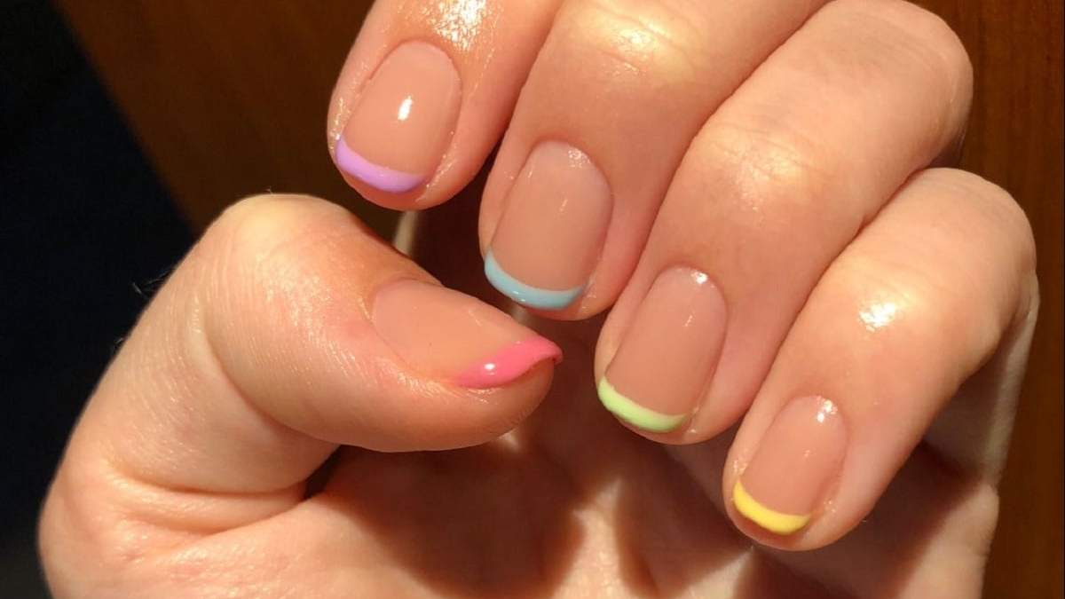 Diseños de Nail Art con "efecto alargador". Fuente: (X)