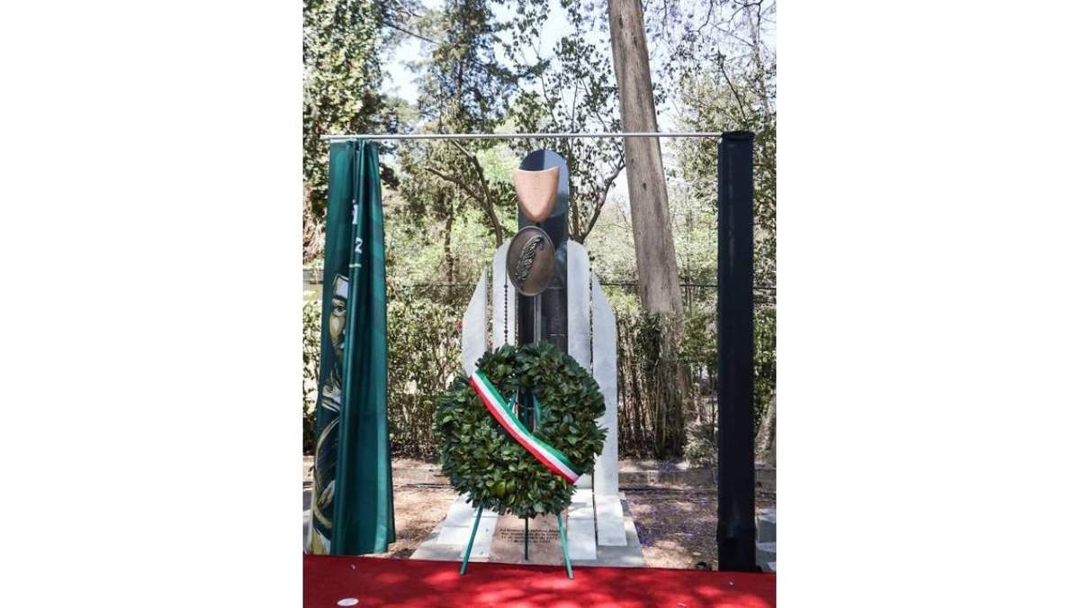 El cenotafio en honor de Sor Juana Inés de la Cruz