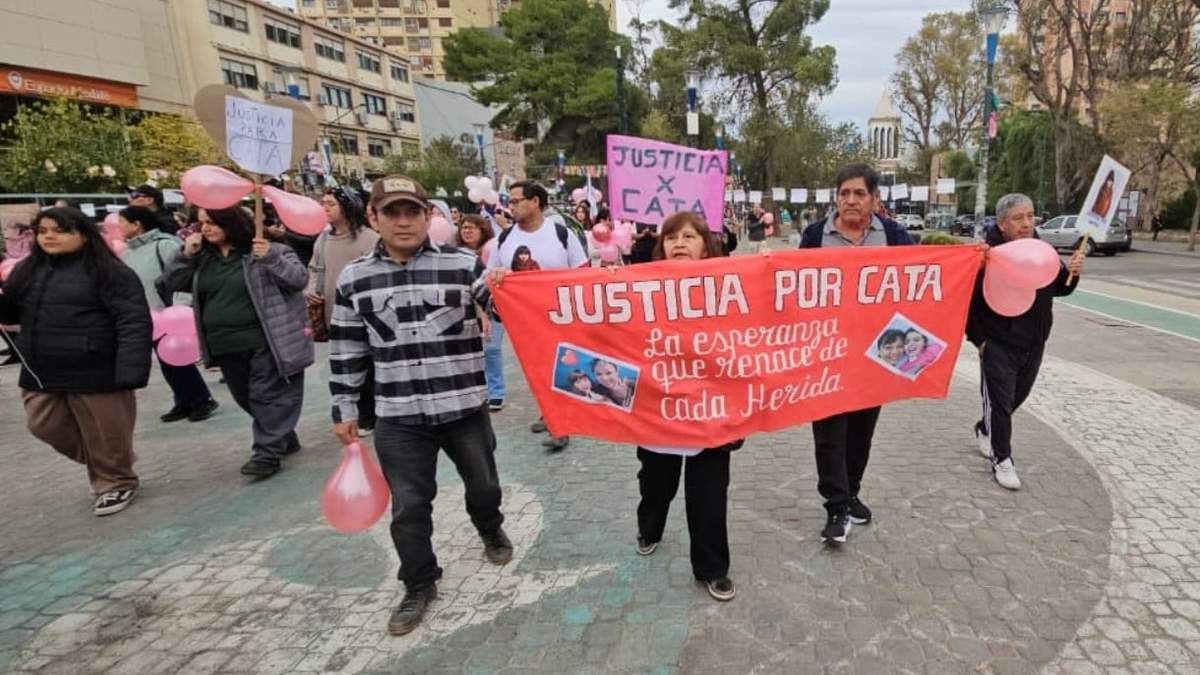La marcha unió el monumento a la Madre con el monumento a San Martín en el centgro. Fuente: (Javier Manzano)