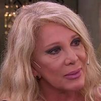 "Me emociona": Se invirtieron los roles y a Reina Reech la cuida su hijo. ¡Bombón!