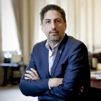 Trotta anunció un plan que mejorará la conectividad y el acceso a computadoras en las escuelas