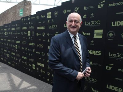 Roy Campos, presidente de Consulta Mitofsky, denunció el robo de su cuenta de WhatsApp