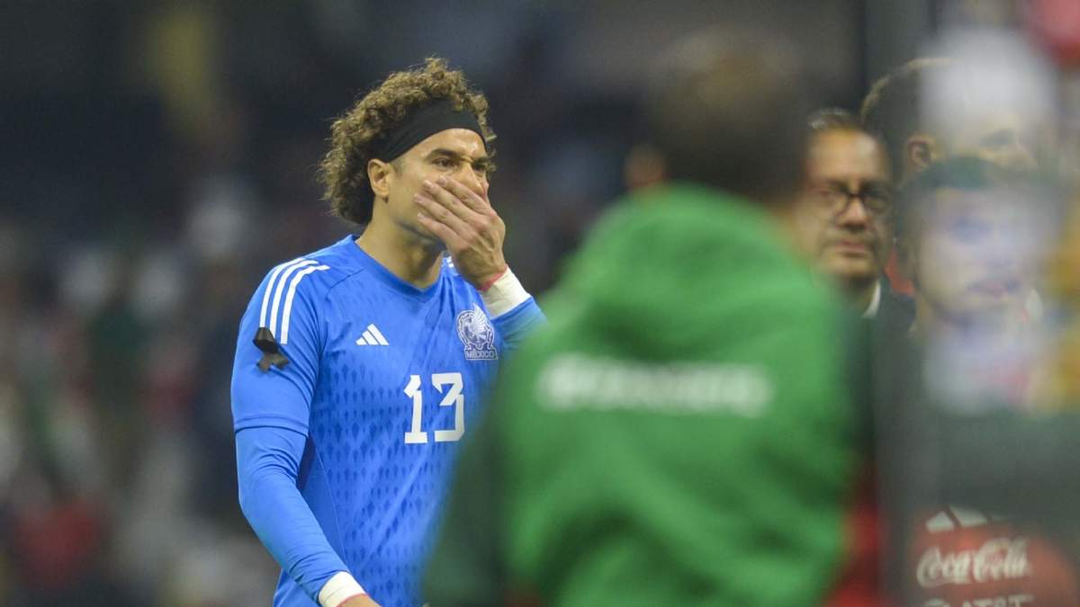 Memo Ochoa con la selección mexicana