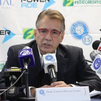 Carlos de los Cobos deja la dirección técnica de la selección de El Salvador