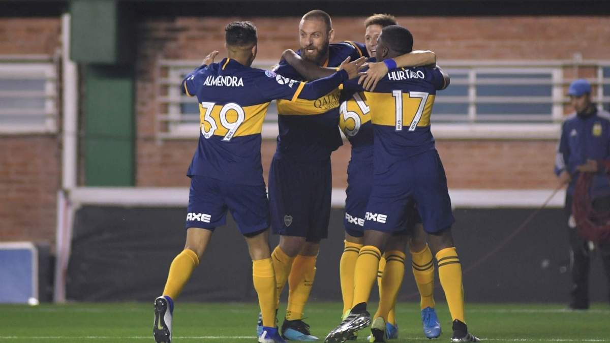 Soldano, entre De Rossi y Hurtado. Fuente: (Instagram)