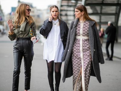 La tela favorita de las abuelas que regresa con todo y promete elevar nuestros looks en otoño-invierno