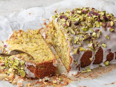 Budín de champagne y pistachos: convertite en el centro de los aplausos esta Navidad, con esta receta que es un 10