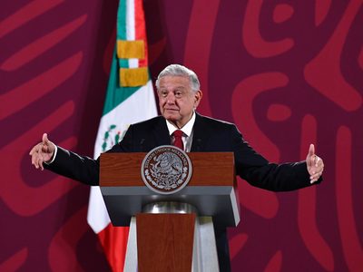 “Yo hice en el Zócalo 100 compromisos y sólo me falta cumplir uno”, presumió AMLO