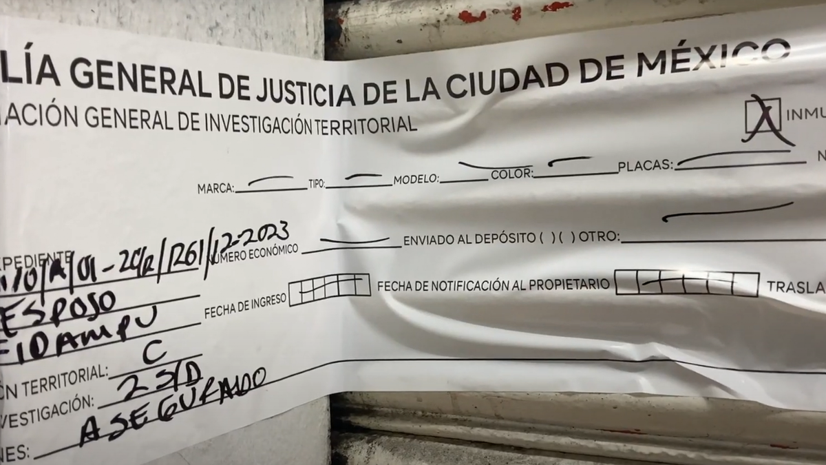 El sello en el edificio ubicado en General Anaya.