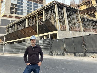 El pasado polémico del empresario que deseó "más desnutrición infantil"